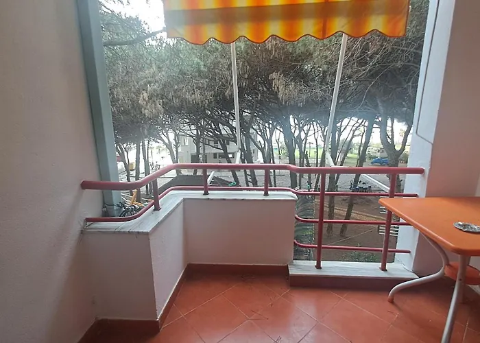 Retreat Lägenhet Golem (Tirana)